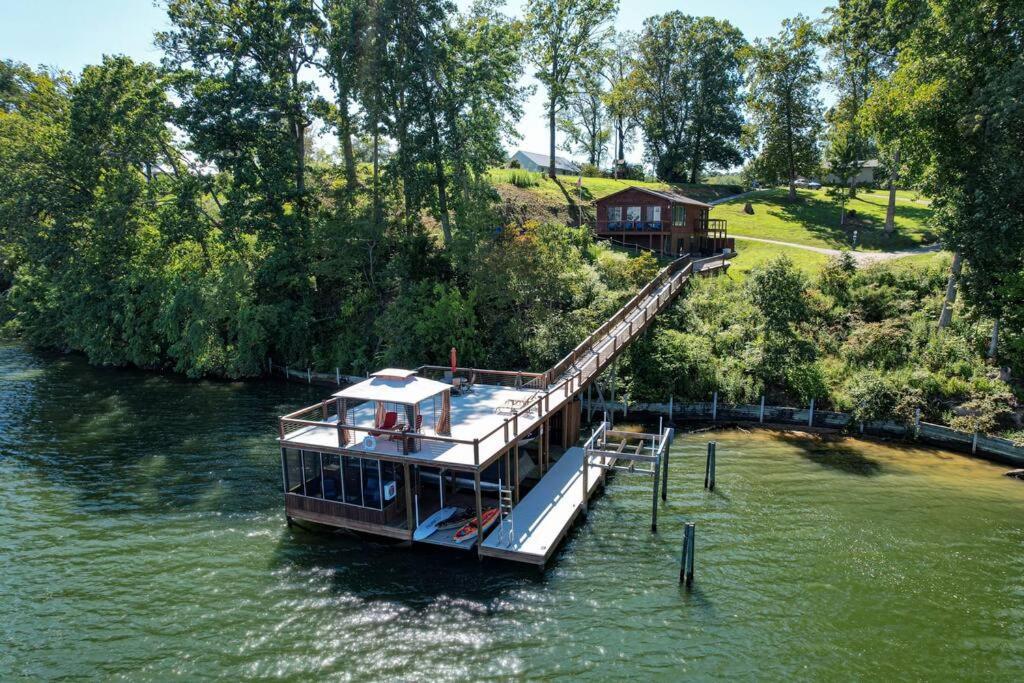 Double J'S Lakehouse Birchwood Exterior photo