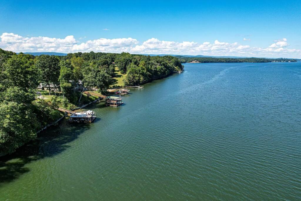 Double J'S Lakehouse Birchwood Exterior photo